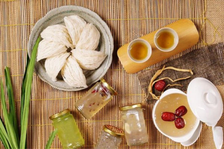 cách ăn yến chưng đúng cách